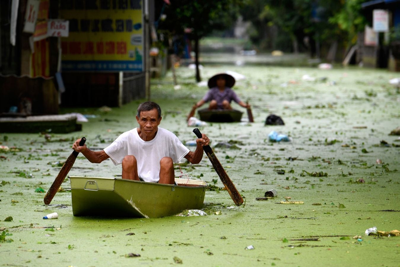 El municipio de Nam Phuong Tien, distrito de Chuong My en Hanói inundado el 30 de julio de 2018. Las fuertes lluvias de la semana pasada provocaron inundaciones en más de 600 casas del distrito, y alrededor de 830 hogares permanecen incomunicados, informaron hoy medios locales.