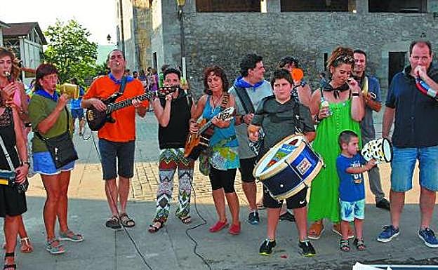 Gurdi-Soinu txarangak alaitu zuen jaien hasiera. 