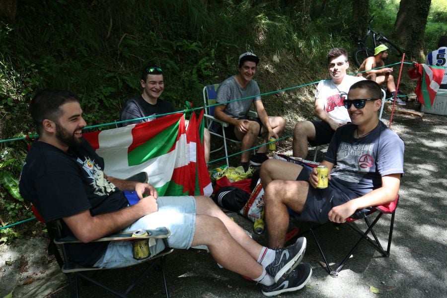 Un gran ambiente en la subida final de la clasica San Sebastián 2018, a los ciclistas no les faltará apoyo