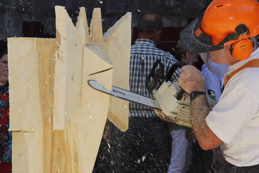 as fiestas de Itziar, las Kopraixak, comenzaron el sábado y concluirán el miércoles. Ayer celebraron uno de los actos más queridos por los itziartarras., el relacionado con el culto y devoción a la Virgen de Itziar. 