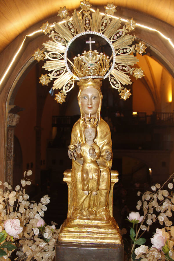 as fiestas de Itziar, las Kopraixak, comenzaron el sábado y concluirán el miércoles. Ayer celebraron uno de los actos más queridos por los itziartarras., el relacionado con el culto y devoción a la Virgen de Itziar. 