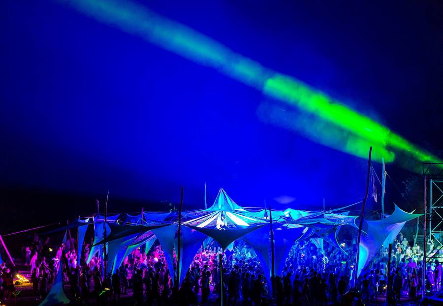 Cuarta edición del Festival Samsara en el distrito de Toreki en Siofok (Hungría). Los asistentes al festival disfrutan de la música y talleres de yoga así como conferencias de entrenadores de yoga, psicólogos, instructores, terapeutas, médicos y curanderos entre el 6 y el 12 de agosto de 2018.