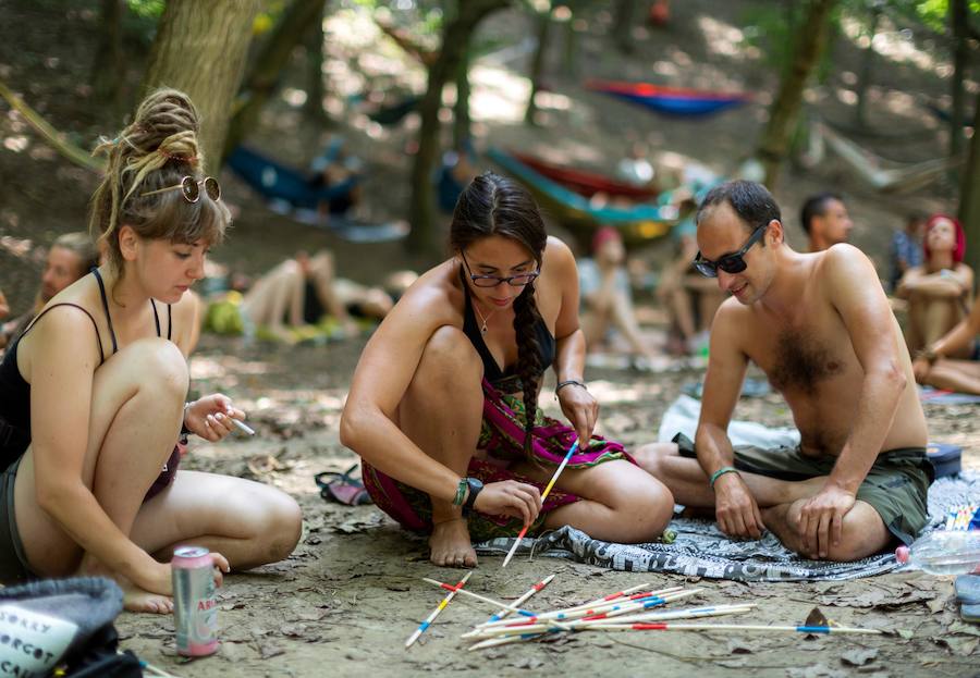 Cuarta edición del Festival Samsara en el distrito de Toreki en Siofok (Hungría). Los asistentes al festival disfrutan de la música y talleres de yoga así como conferencias de entrenadores de yoga, psicólogos, instructores, terapeutas, médicos y curanderos entre el 6 y el 12 de agosto de 2018.