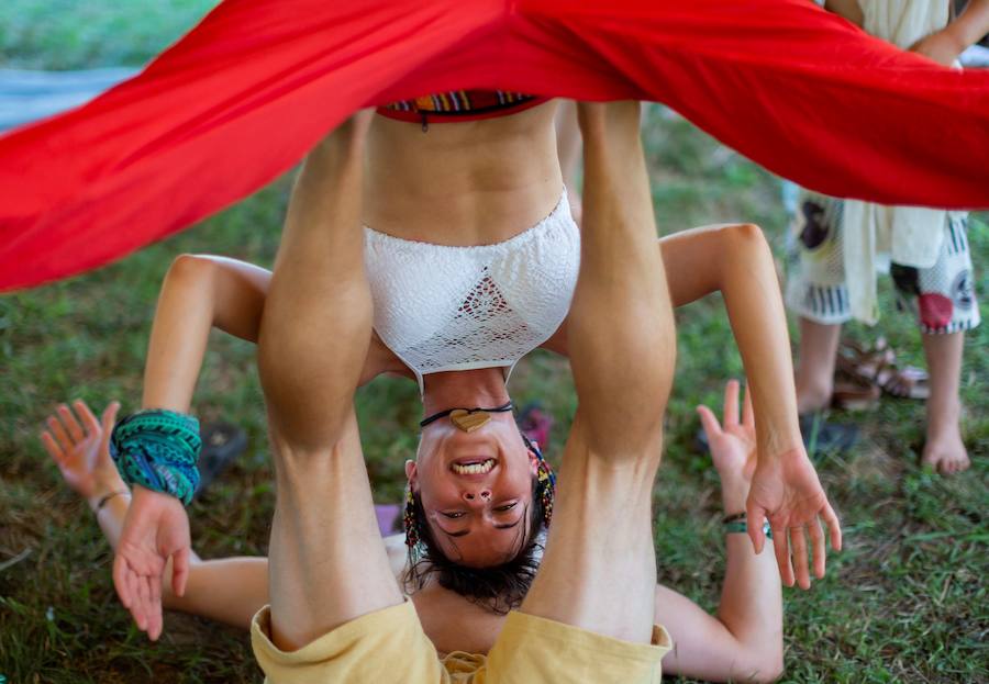 Cuarta edición del Festival Samsara en el distrito de Toreki en Siofok (Hungría). Los asistentes al festival disfrutan de la música y talleres de yoga así como conferencias de entrenadores de yoga, psicólogos, instructores, terapeutas, médicos y curanderos entre el 6 y el 12 de agosto de 2018.