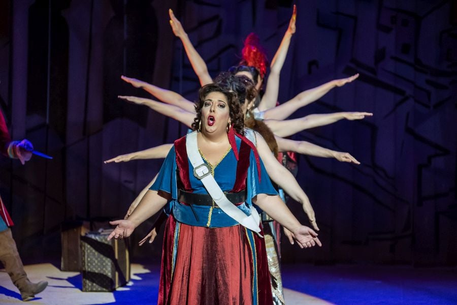 Paolo Arrivabeni dirige esta producción que se estrenó en mayo en Buenos Aires y transmite «las ganas de vivir queda la música de Rossini» 