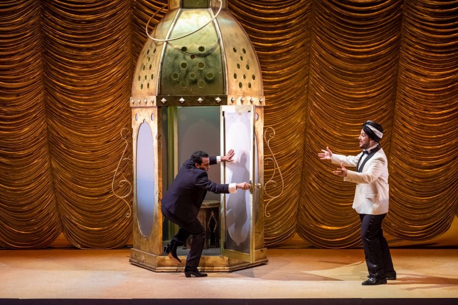 Paolo Arrivabeni dirige esta producción que se estrenó en mayo en Buenos Aires y transmite «las ganas de vivir queda la música de Rossini» 