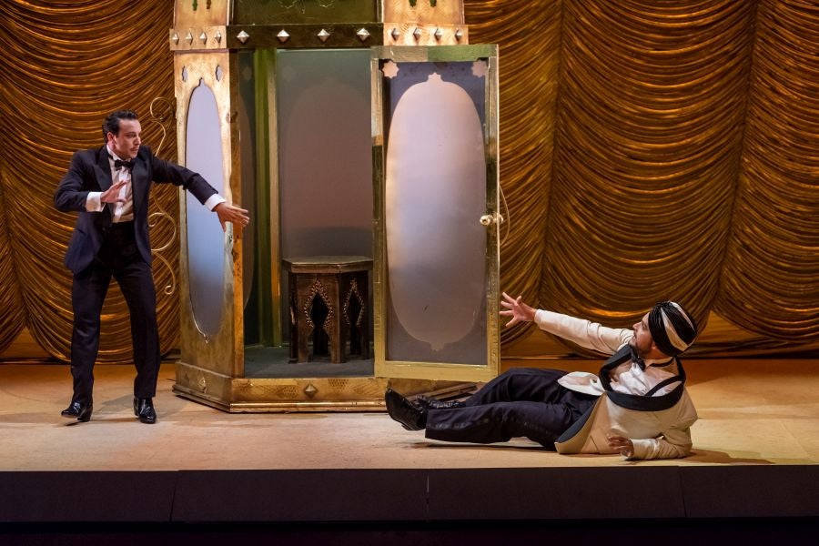 Paolo Arrivabeni dirige esta producción que se estrenó en mayo en Buenos Aires y transmite «las ganas de vivir queda la música de Rossini» 