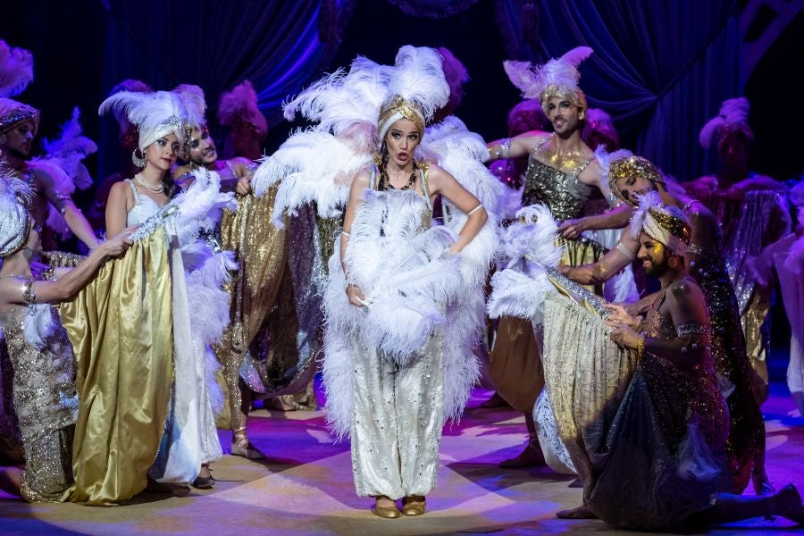 Paolo Arrivabeni dirige esta producción que se estrenó en mayo en Buenos Aires y transmite «las ganas de vivir queda la música de Rossini» 