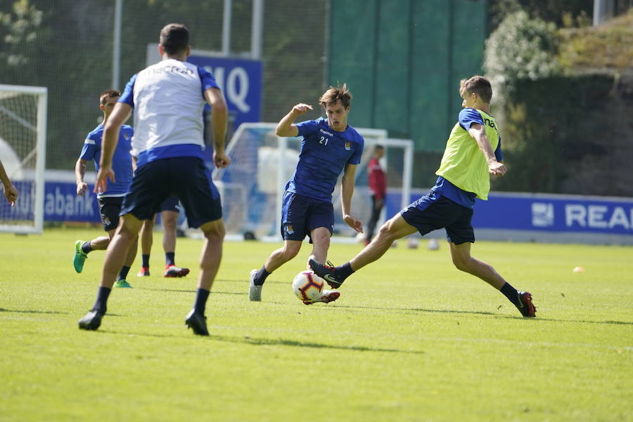 Entrenamiento de aproximada duración de una hora y media en el que el balón ha sido el protagonista principal. Todavia sin Theo Hernández y con Januzaj recuperandose dentro de las instalciones de Zubieta.
