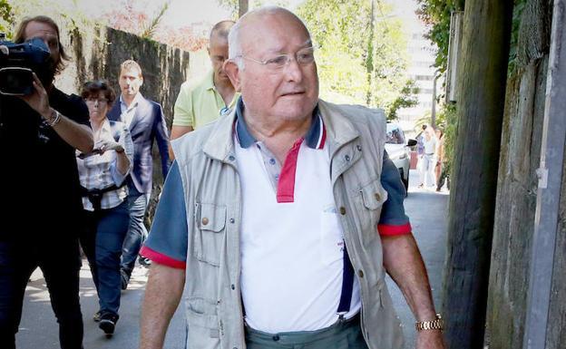 Manuel Charlín Gama, 'El Viejo', tras ser puesto en libertad con cargos. 