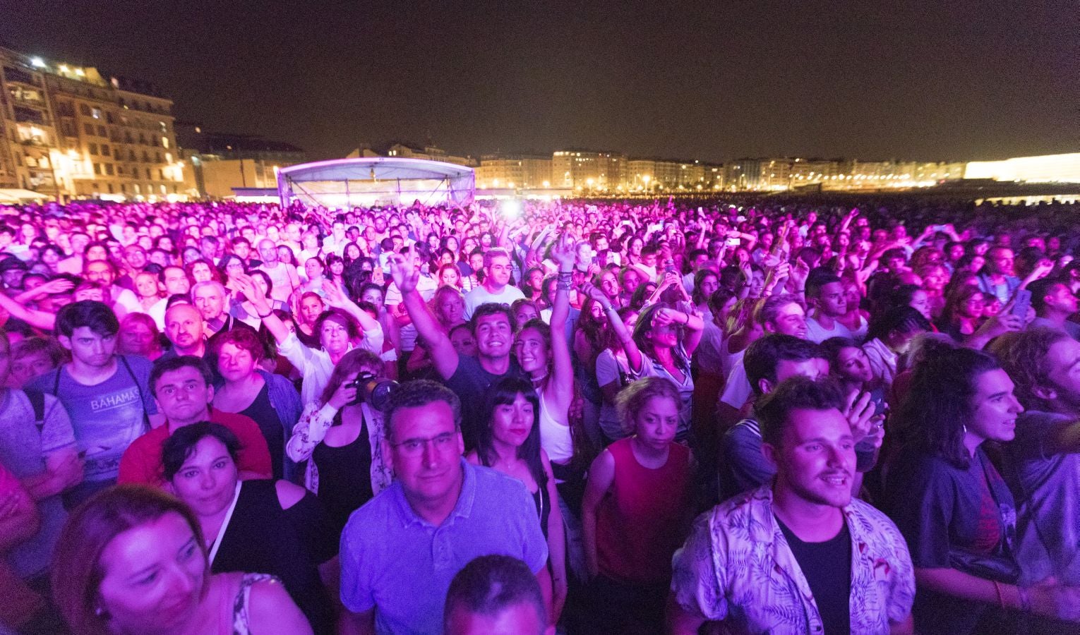 El público vibró con la actuación de la donostiarra en el inicio de las fiestas