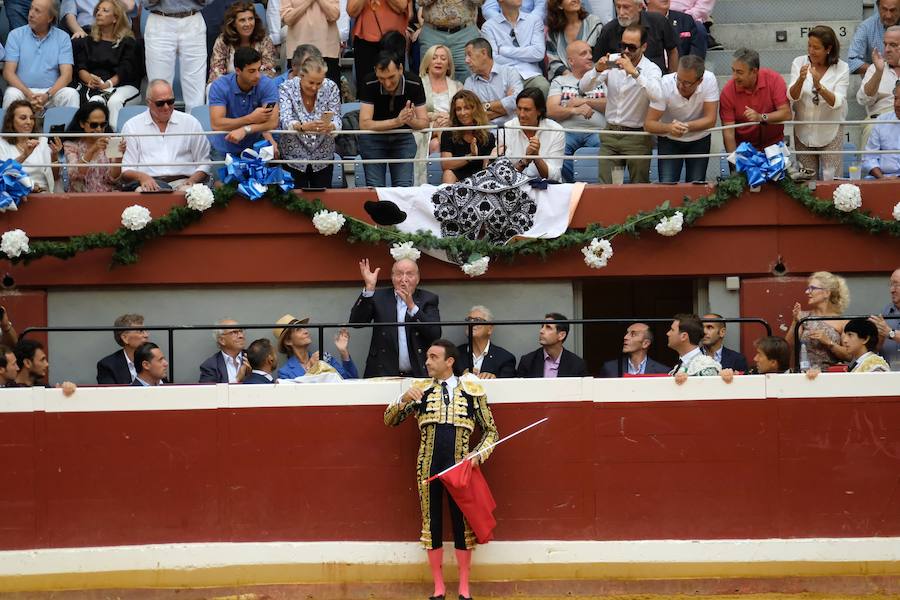 La ausencia de Cayetano ha convertido la corrida en un mano a mano entre Roca Rey y Enrique Ponce