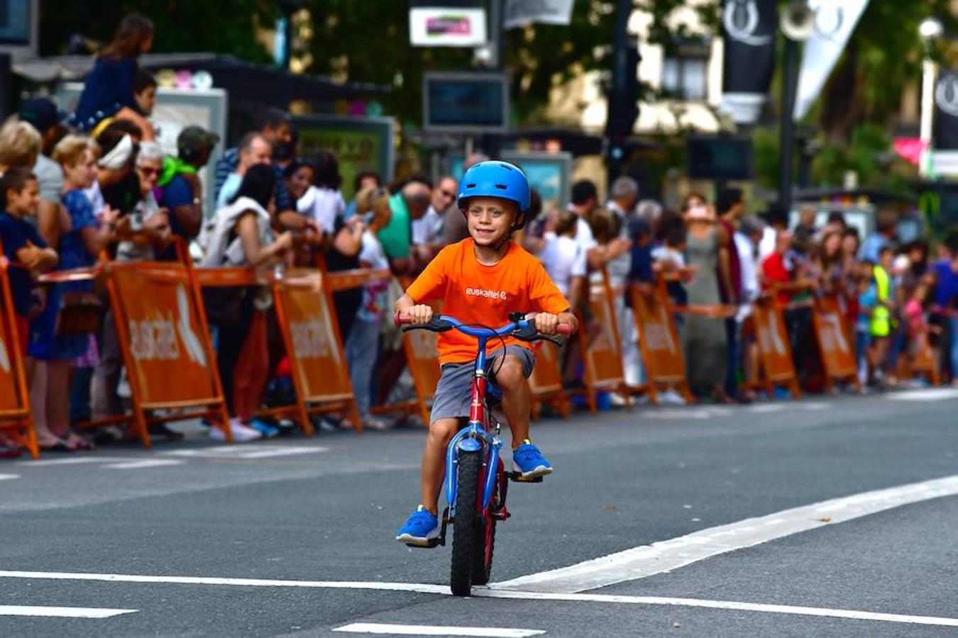 Los primeros participantes en la Bizikleta Festa ya dejaron atrás la infancia, pero la cantera, como sus energías, se renueva cada año