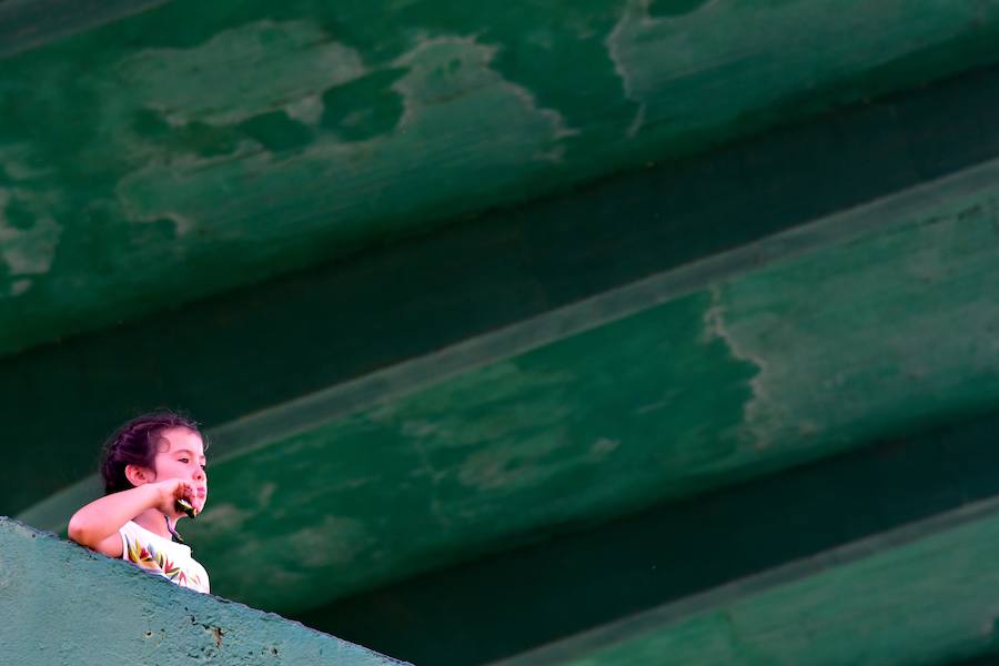 El caballo tordo de 4 años 'Cnicht' se ha impuesto este miércoles en los 2.400 metros de la Copa de Oro de San Sebastián, la carrera estrella del hipódromo donostiarra, con la monta del jockey Roberto Carlos Montenegro.