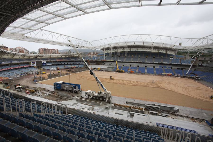 A poco menos de un mes de su reestreno, las obras del estadio de Anoeta presentan grandes avances en los últimos días. Todo estará listo para el Real Sociedad - F.C. Barcelona del próximo 15 de septiembre.