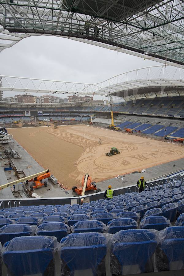 A poco menos de un mes de su reestreno, las obras del estadio de Anoeta presentan grandes avances en los últimos días. Todo estará listo para el Real Sociedad - F.C. Barcelona del próximo 15 de septiembre.