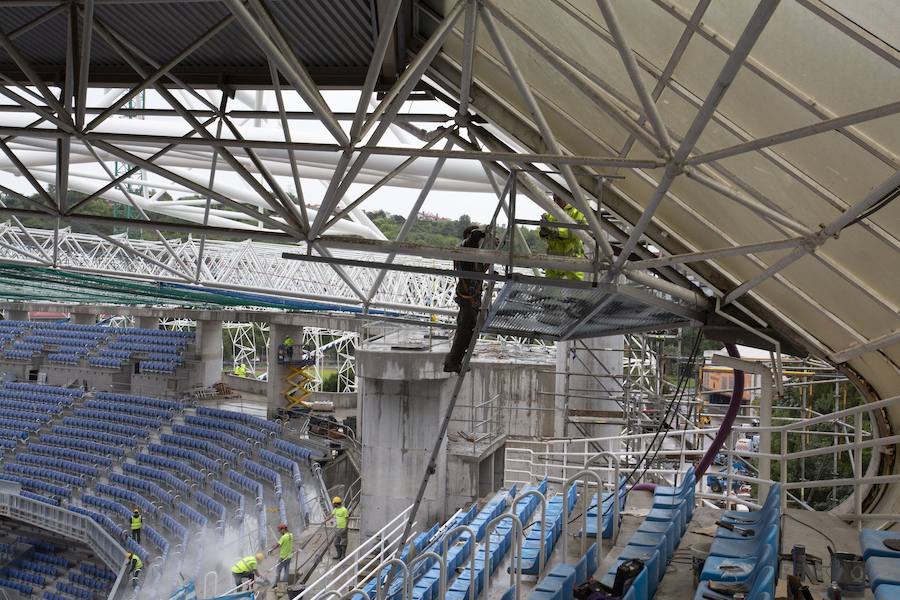 A poco menos de un mes de su reestreno, las obras del estadio de Anoeta presentan grandes avances en los últimos días. Todo estará listo para el Real Sociedad - F.C. Barcelona del próximo 15 de septiembre.