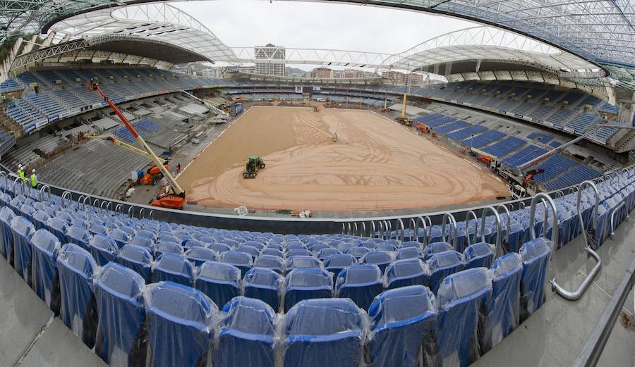 A poco menos de un mes de su reestreno, las obras del estadio de Anoeta presentan grandes avances en los últimos días. Todo estará listo para el Real Sociedad - F.C. Barcelona del próximo 15 de septiembre.