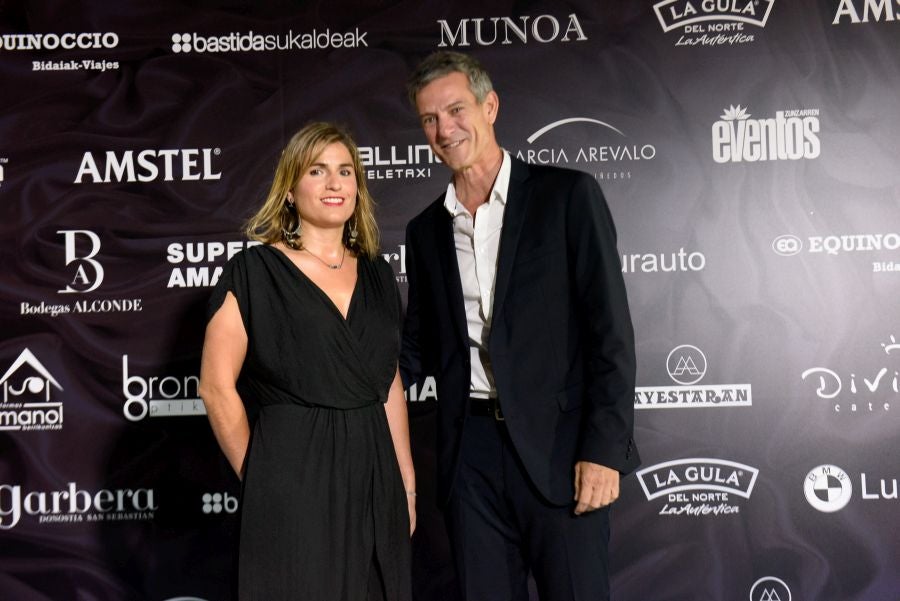 Los invitados pudieron disfrutar de los fuegos artificiales desde los jardines del palacio y comentarlos en lo que fue una divertida y 'glamourosa' fiesta en la que no faltó el buen humor.