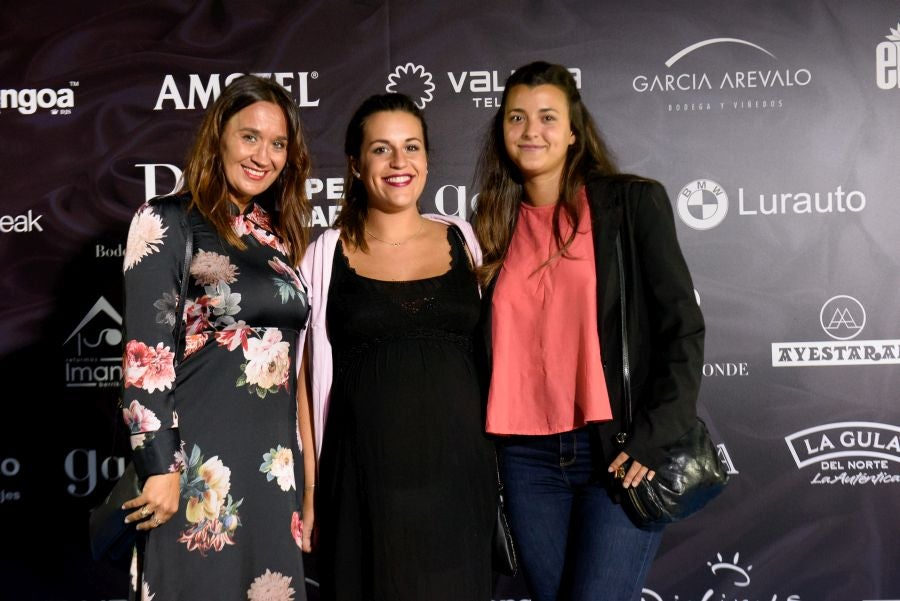 Los invitados pudieron disfrutar de los fuegos artificiales desde los jardines del palacio y comentarlos en lo que fue una divertida y 'glamourosa' fiesta en la que no faltó el buen humor.