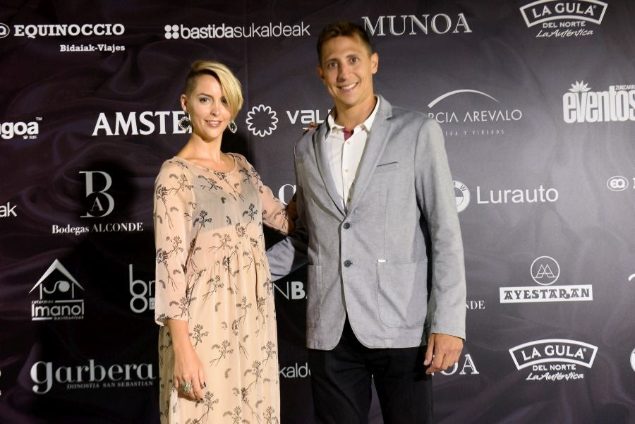 Los invitados pudieron disfrutar de los fuegos artificiales desde los jardines del palacio y comentarlos en lo que fue una divertida y 'glamourosa' fiesta en la que no faltó el buen humor.