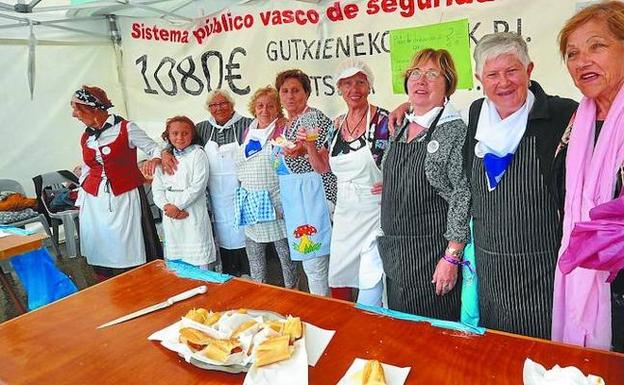 Reivindicación festiva de los jubilados en Donostia