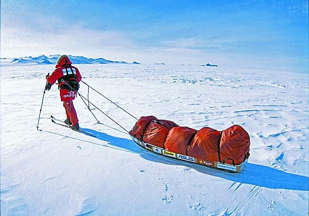 Albert Bosch durante su travesía en solitario para alcanzar el polo Sur. Recorrió más de 1.100 kilómetros durante 68 días. 