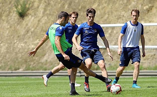 Agirretxe, durante un entrenamiento de la Real.