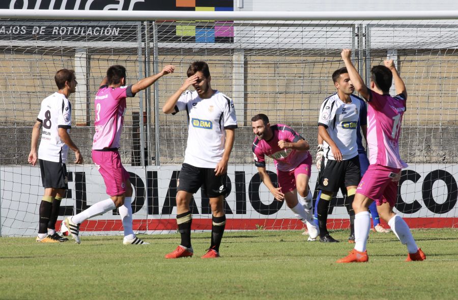 Orbegozo, de cabeza, igualó el gol inicial de Esnaola en propia puerta 