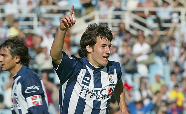 Agirretxe celebra su primer en la Real Sociedad en el partido que se celebró en 2005 ante el Málaga. 