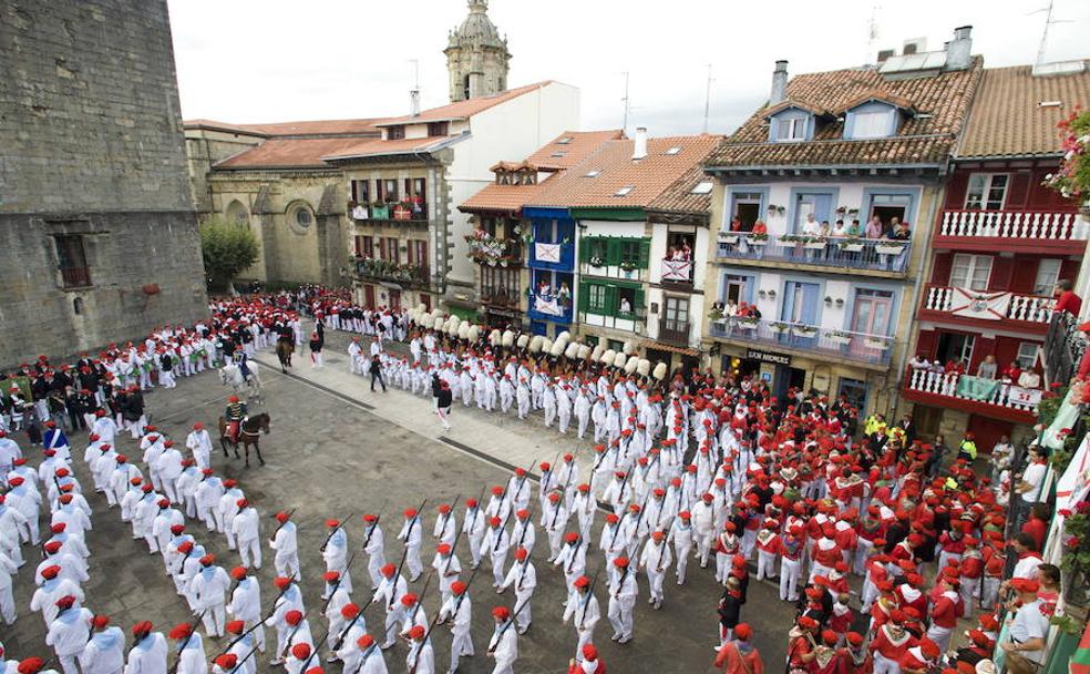 Conoce a las cantineras del alarde de Hondarribia