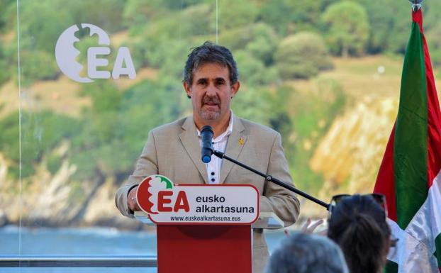 Urizar en el acto de apertura del curso político de Eusko Alkartasuna. 