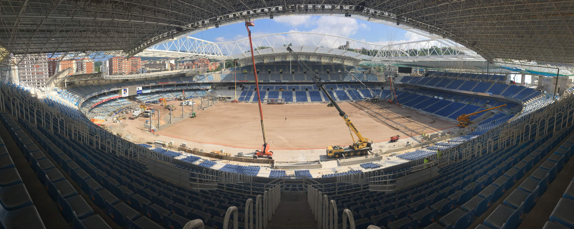 La reforma del estadio de Anoeta sigue su curso para poder abris sus puerta el 15 de septiembre ante el Barcelona