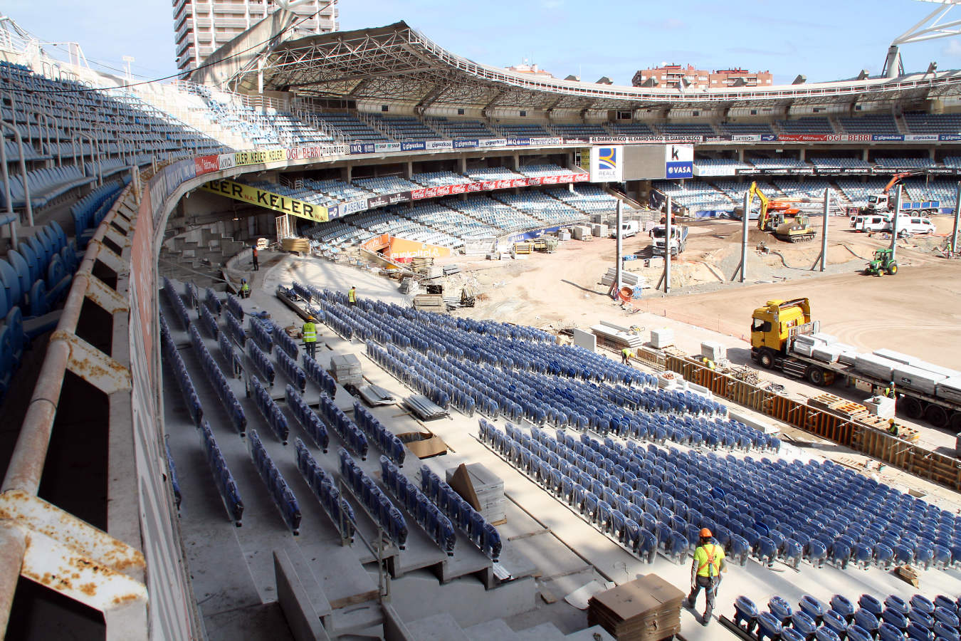 La reforma del estadio de Anoeta sigue su curso para poder abris sus puerta el 15 de septiembre ante el Barcelona