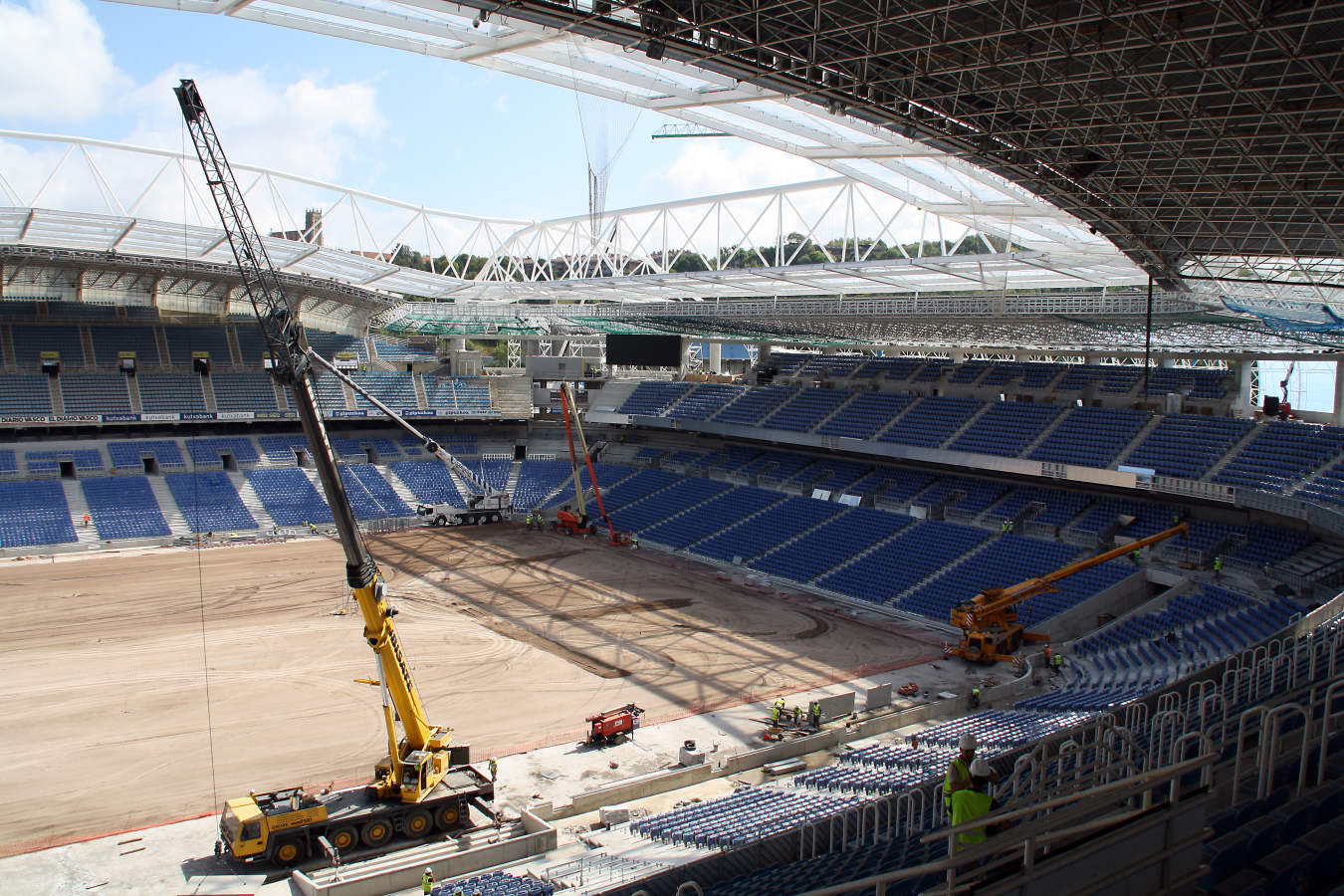 La reforma del estadio de Anoeta sigue su curso para poder abris sus puerta el 15 de septiembre ante el Barcelona