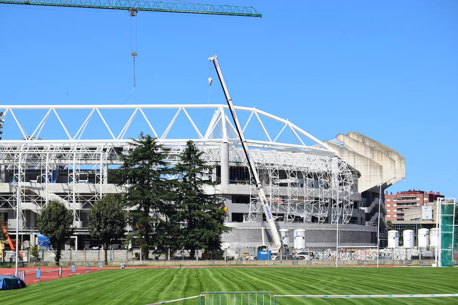 La reforma del estadio de Anoeta sigue su curso para poder abrir sus puerta el 15 de septiembre ante el F.C. Barcelona