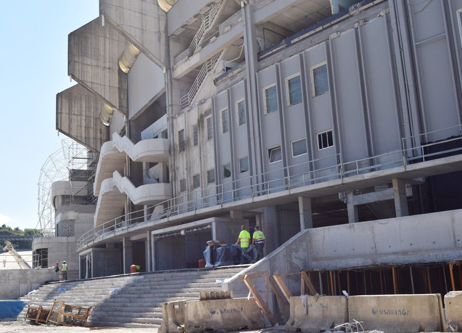 La reforma del estadio de Anoeta sigue su curso para poder abrir sus puerta el 15 de septiembre ante el F.C. Barcelona