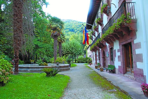 Los cursos de verano se suelen desarrollar en el Palacio del Parque Natural del Señorío de Bertiz. 