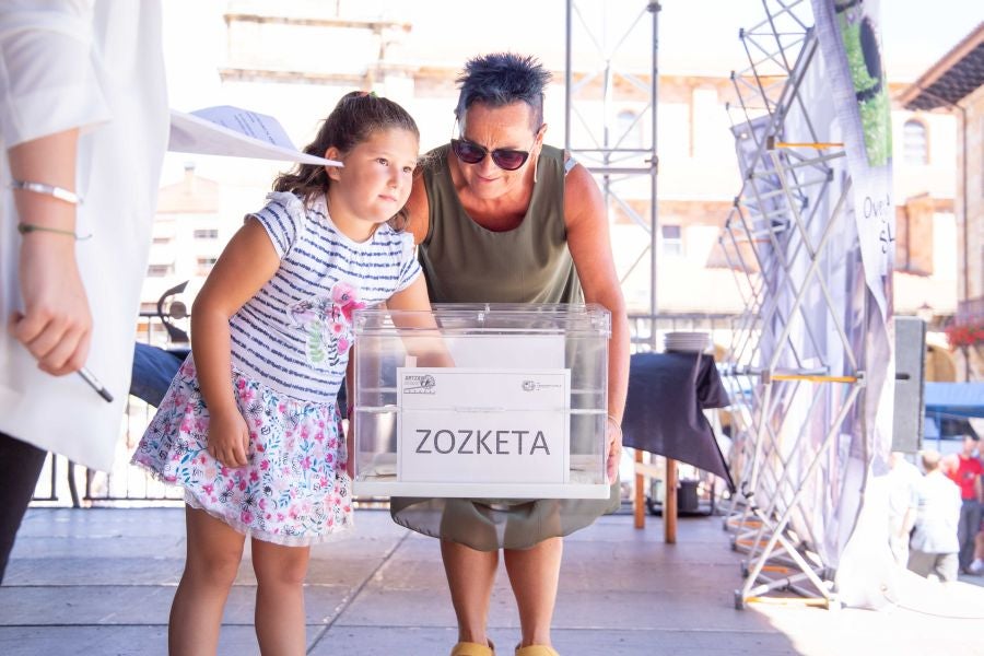 El Artzain Eguna de Gipuzkoa ha cumplido este domingo 28 años celebrándose en el centro de Legazpi, con la flor y nata del pastoreo del territorio como protagonistas.