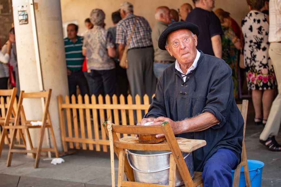 El Artzain Eguna de Gipuzkoa ha cumplido este domingo 28 años celebrándose en el centro de Legazpi, con la flor y nata del pastoreo del territorio como protagonistas.