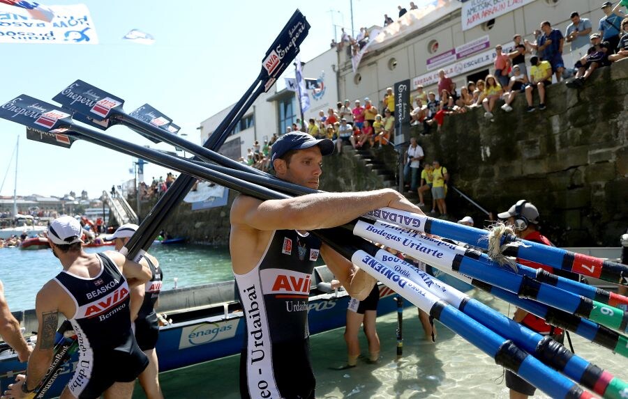 La bahía de San Sebastián ha acogido este domingo la regata de la Bandera de La Concha.