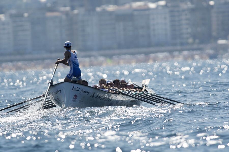 La bahía de San Sebastián ha acogido este domingo la regata de la Bandera de La Concha.