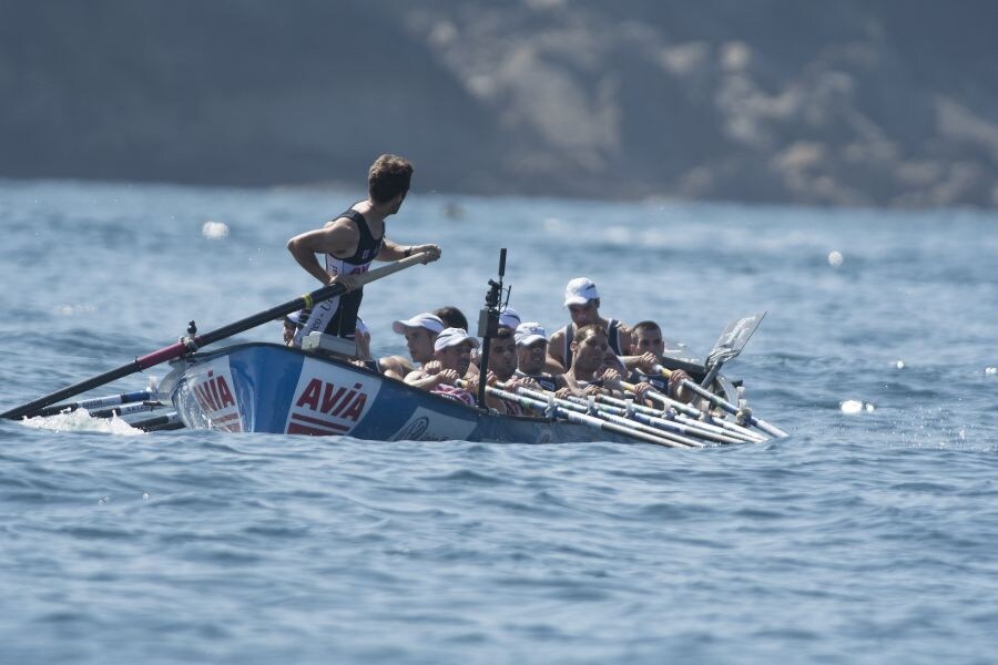 La bahía de San Sebastián ha acogido este domingo la regata de la Bandera de La Concha.