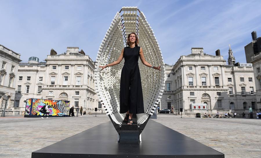 Puerto Rico, Colombia, Argentina, Brasil y Guatemala han debutado en la Bienal de Diseño de Londres, una exhibición de arte contemporáneo en la que participan 40 países de todo el mundo.Bajo el título «Emotional States» (estados emocionales), la propuesta de esta segunda edición, que se podrá visitar hasta el 23 de septiembre en la Somerset House, anima a los asistentes a explorar cómo el diseño influye en los sentimientos.