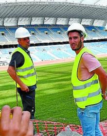 Imagen secundaria 2 - Diversas instantáneas de la visita de Joseba Zaldua a Anoeta. 