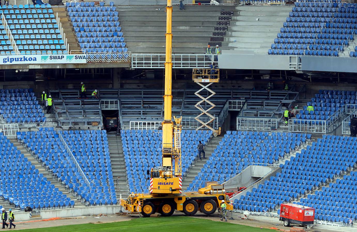 El estadio de la Real Sociedad continúa con las obras para que todo esté listo el próximo sábado día 15 en el partido ante el Barcelona