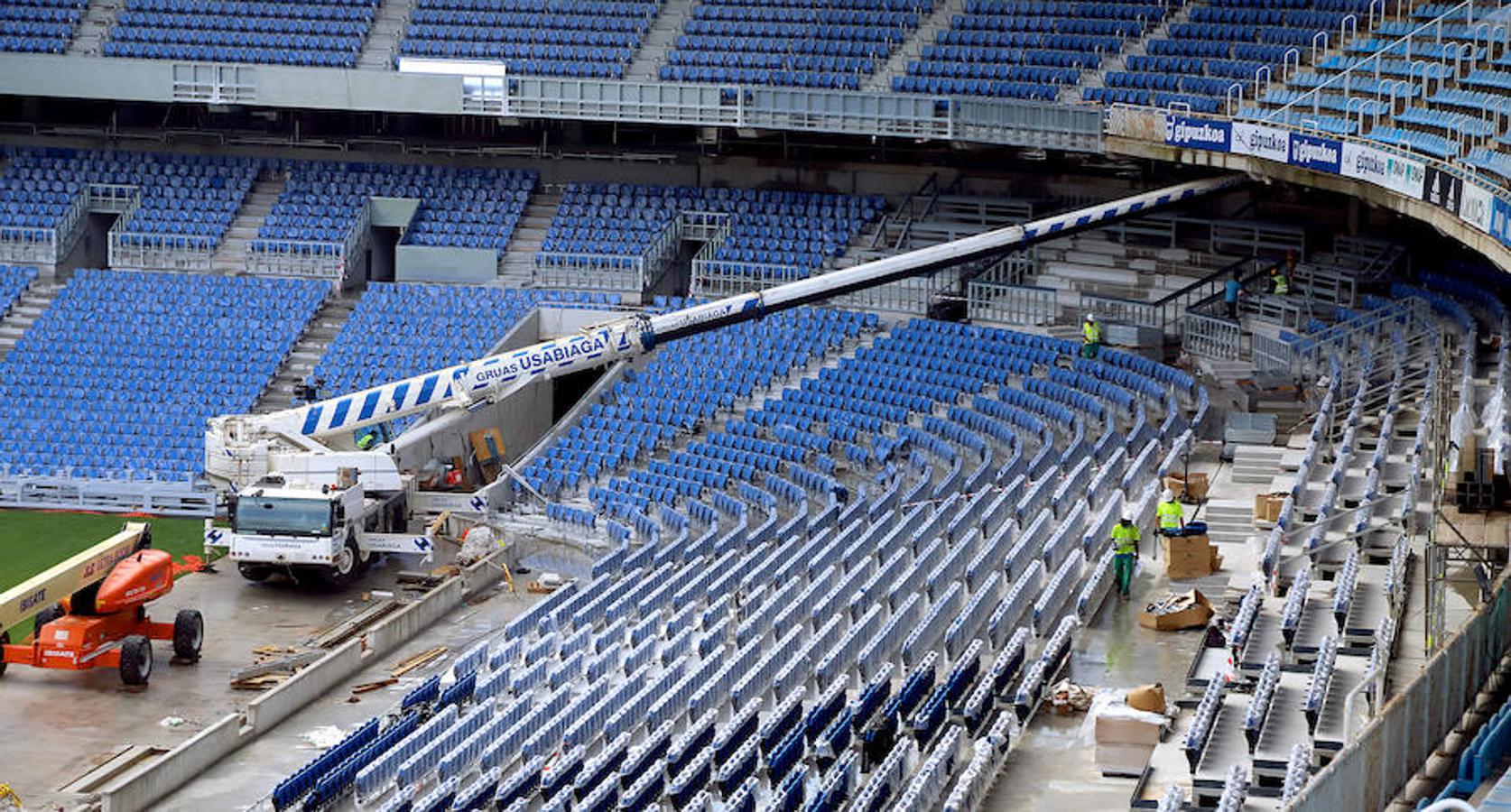 El estadio de la Real Sociedad continúa con las obras para que todo esté listo el próximo sábado día 15 en el partido ante el Barcelona