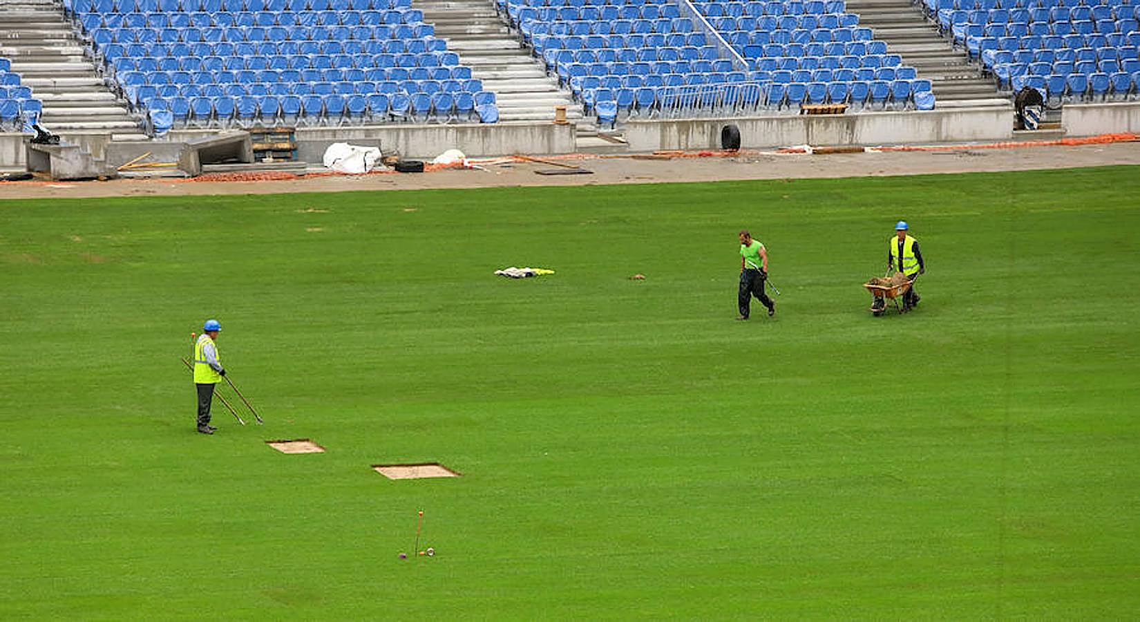 El estadio de la Real Sociedad continúa con las obras para que todo esté listo el próximo sábado día 15 en el partido ante el Barcelona