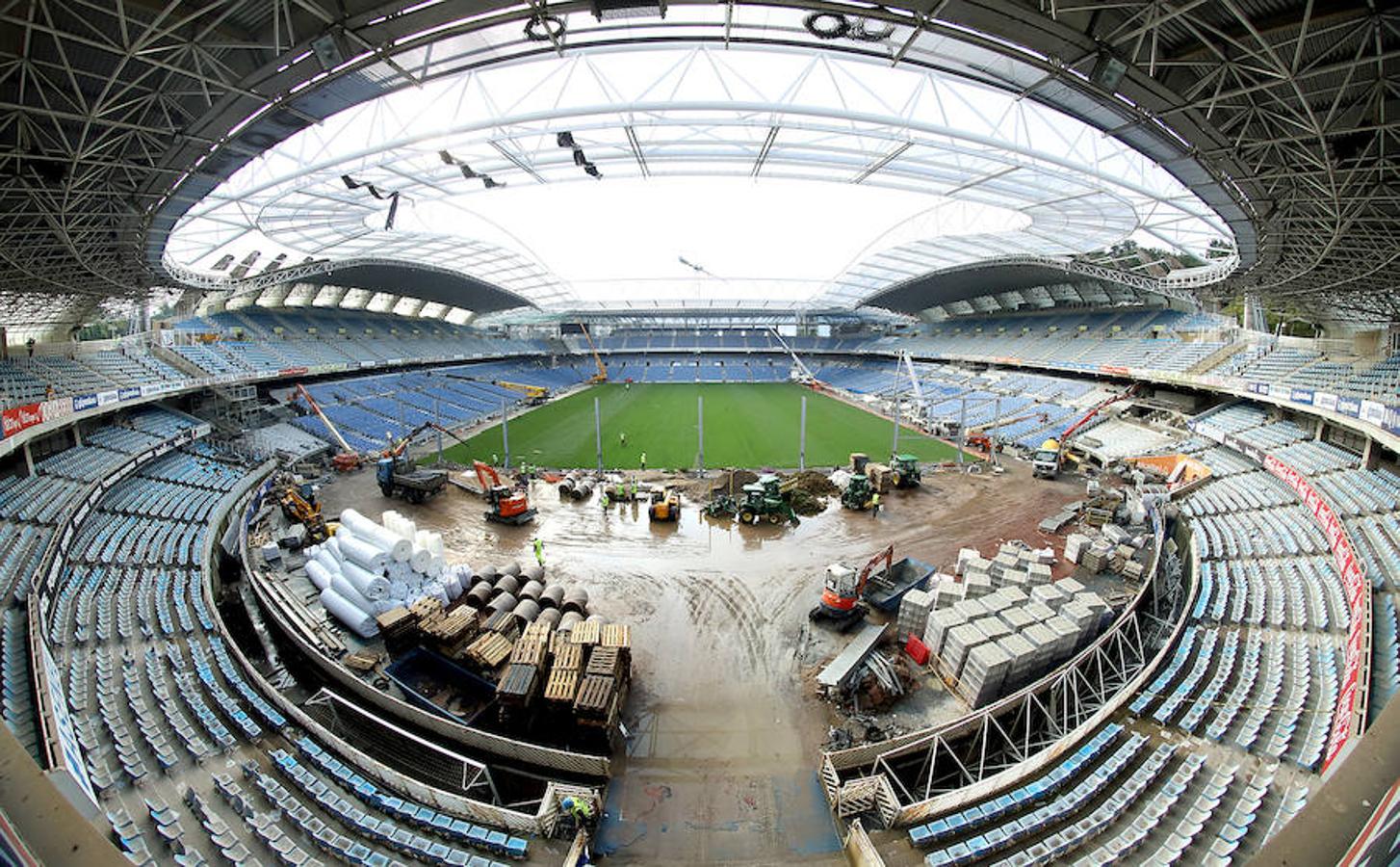 El estadio de la Real Sociedad continúa con las obras para que todo esté listo el próximo sábado día 15 en el partido ante el Barcelona