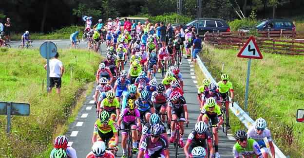 En Beasain se celebró la Klasika premundial de ciclismo en categoría júnior con la participación de 197 ciclistas. 